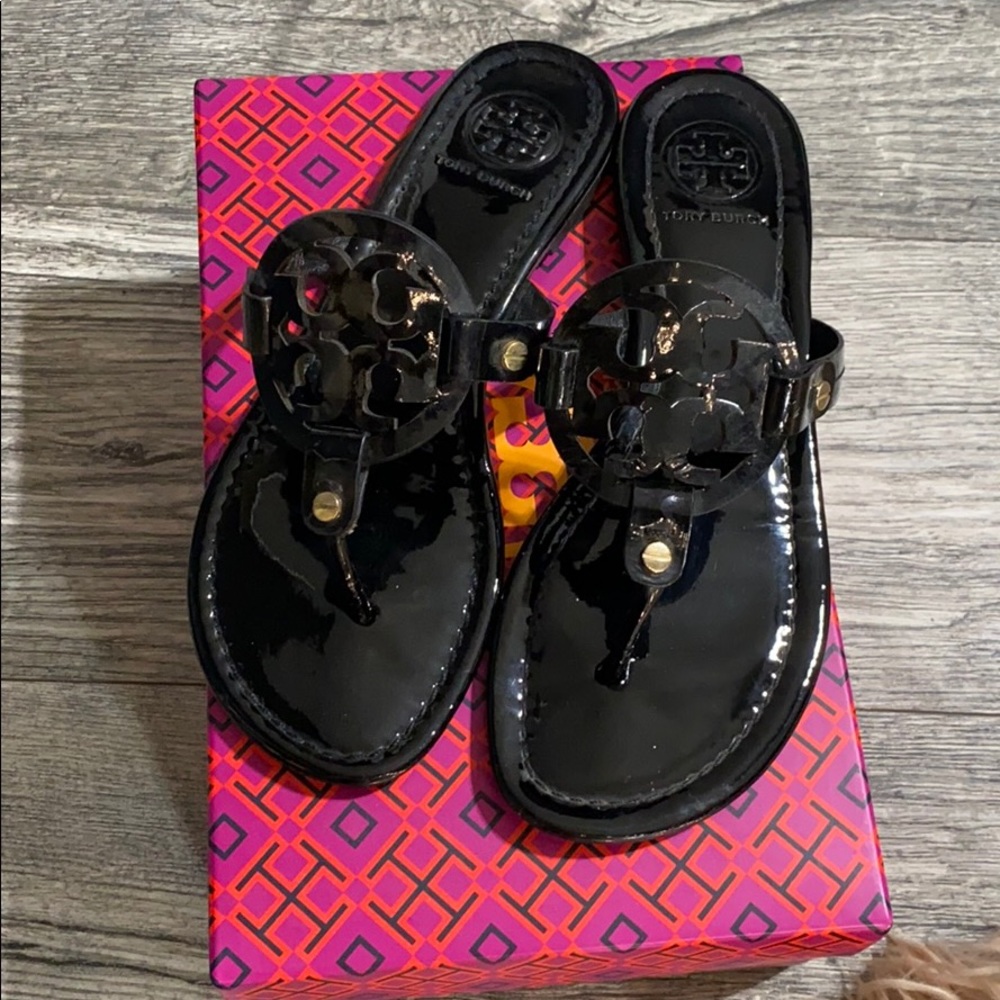 Tory Burch Black Patent Miller sz 7 EUC